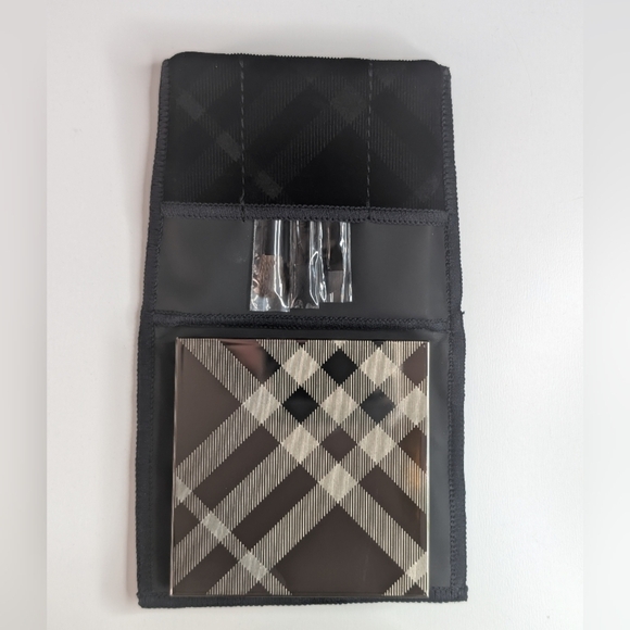 Burberry | Complete Eye Palette | 4 Enhancing Colours | 10 Rose Pink - Picture 6 of 8